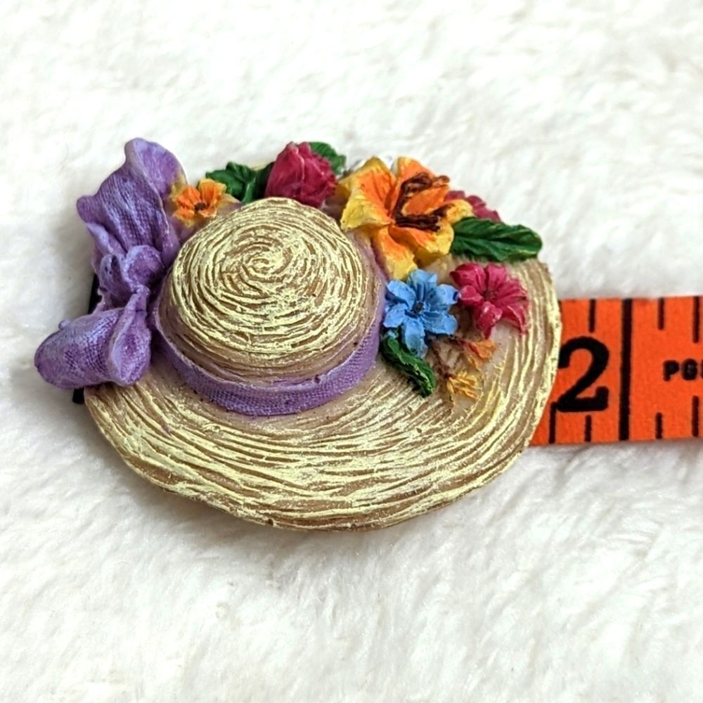 Vintage 80s Resin Garden Hat w/ Flowers Tac Pin/Brooche - Picture 4 of 8